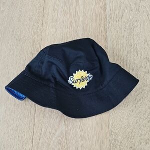 NWOT Reversible Surfside Bucket Hat